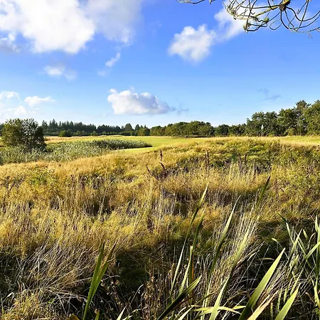 On Golf Course Near The North Sea Apartamento