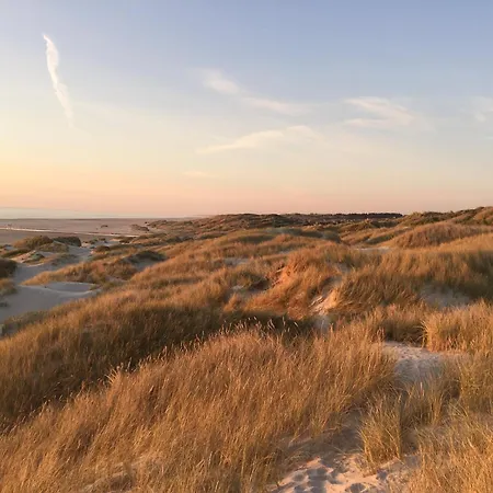 On Golf Course Near The North Sea Apartamento *